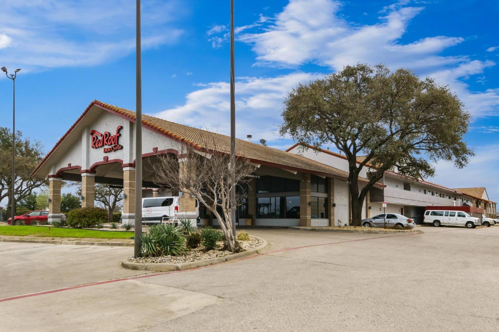 Red Roof Inn & Suites Irving - Dfw Airport South Εξωτερικό φωτογραφία