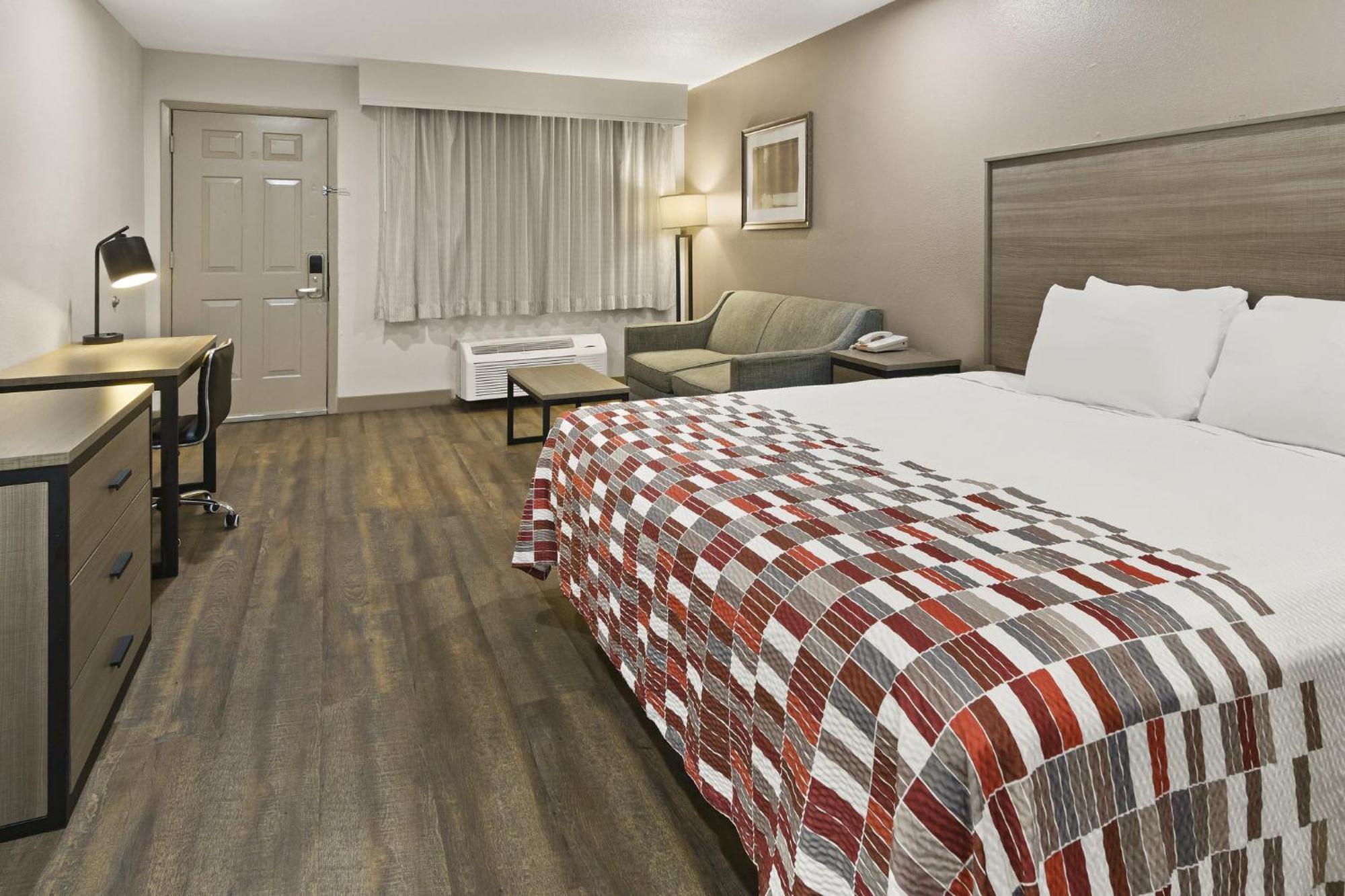 Red Roof Inn & Suites Irving - Dfw Airport South Εξωτερικό φωτογραφία