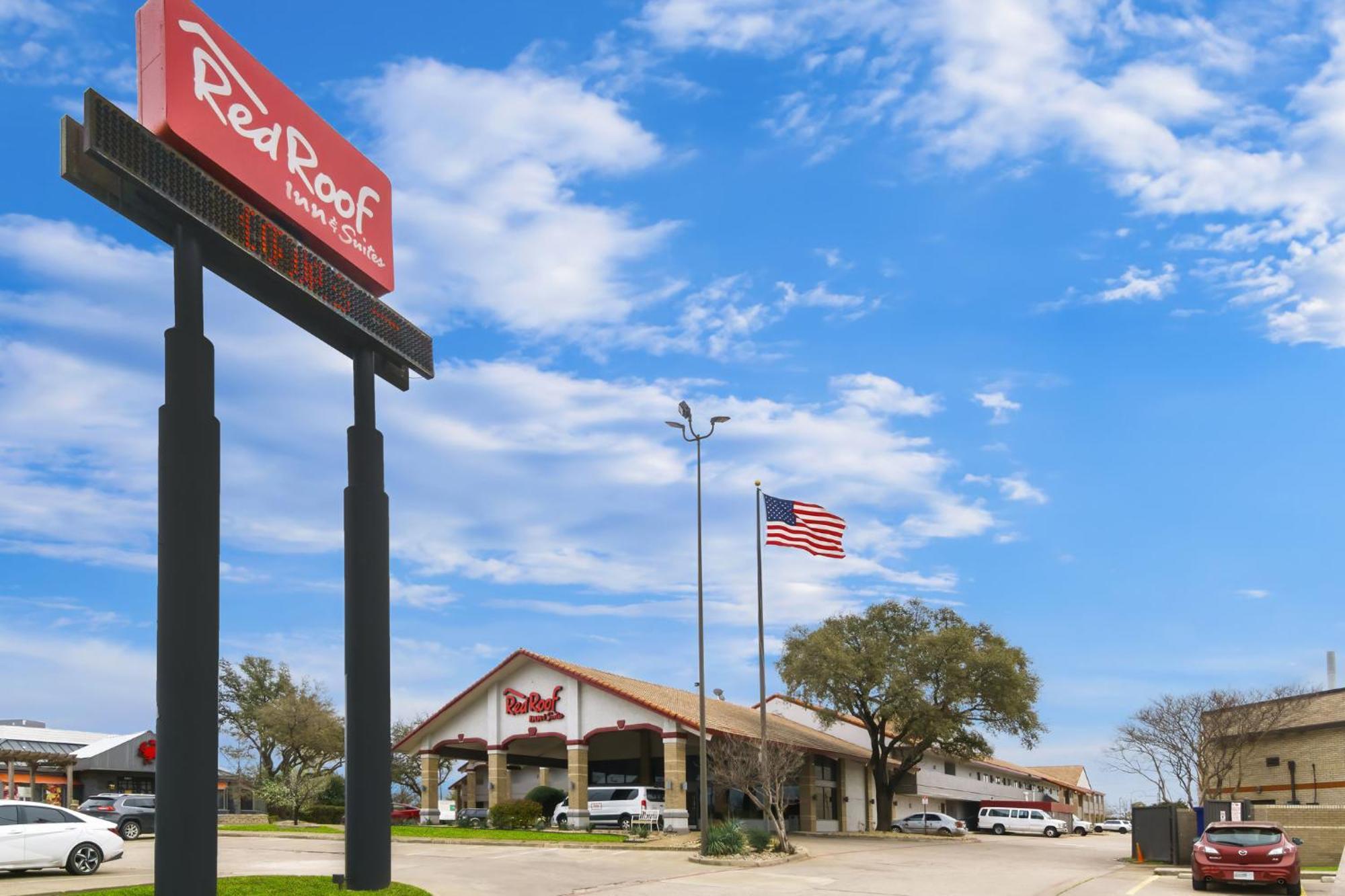 Red Roof Inn & Suites Irving - Dfw Airport South Εξωτερικό φωτογραφία