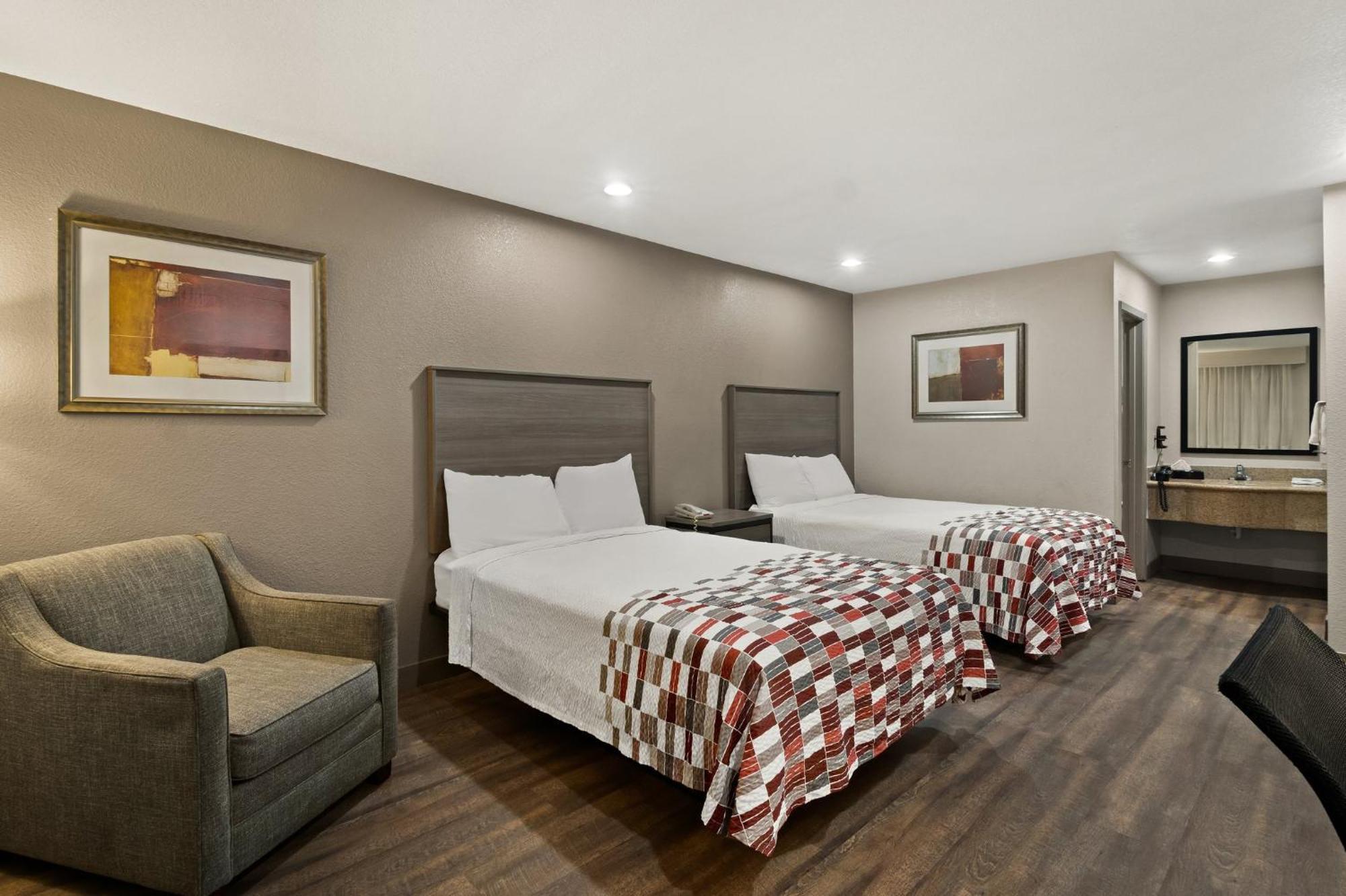 Red Roof Inn & Suites Irving - Dfw Airport South Εξωτερικό φωτογραφία