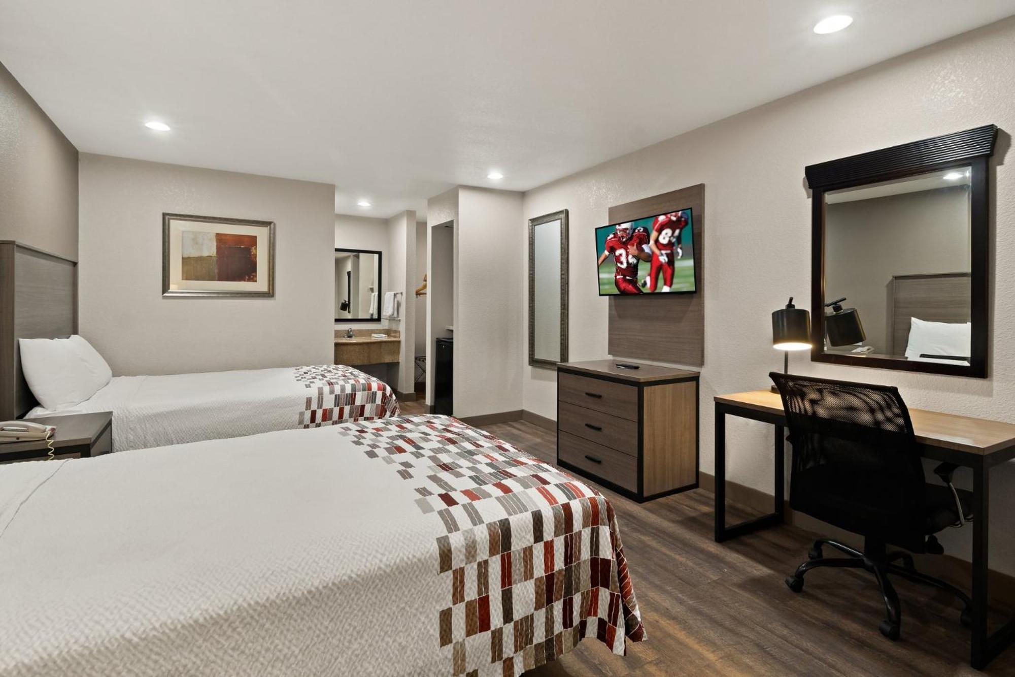 Red Roof Inn & Suites Irving - Dfw Airport South Εξωτερικό φωτογραφία